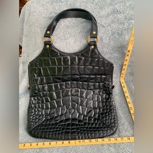 🚫SOLD❌. 
Yves Saint Laurent black leather purse